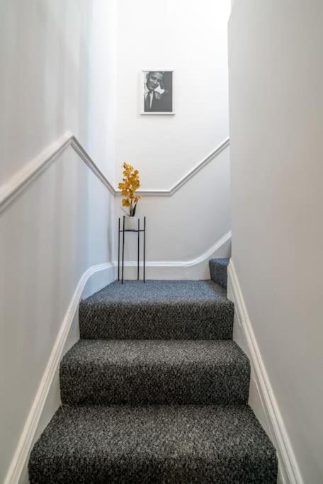 Beautiful Luxe 3 Bedroom With 4 Beds London
